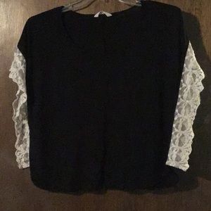 Kirra cropped shirt size M